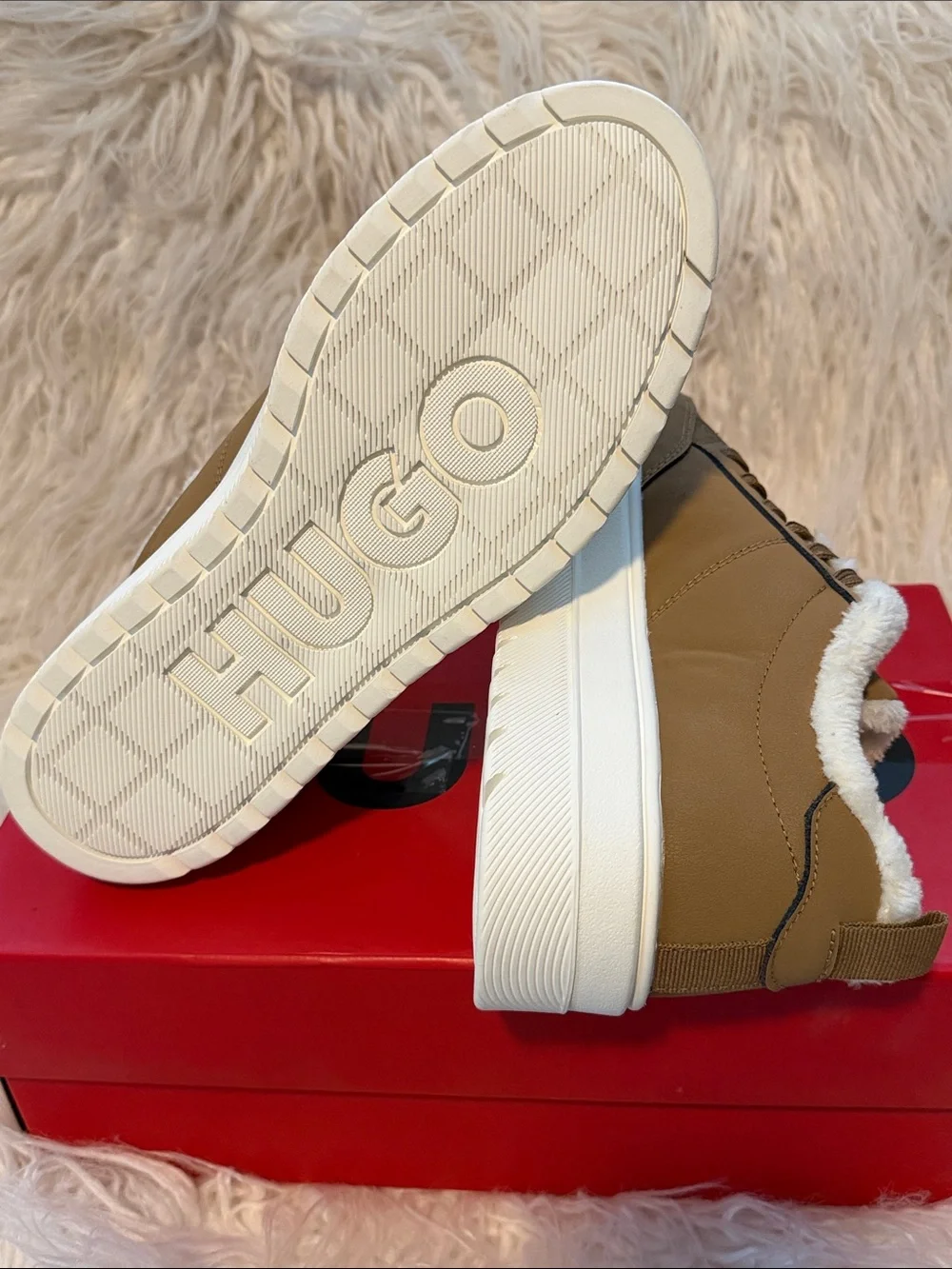NIB Hugo Women's Lyssa Fur Lined Platform Sneaker Size 10